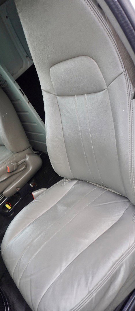 Used 2010 GMC Savana 1500 image 4