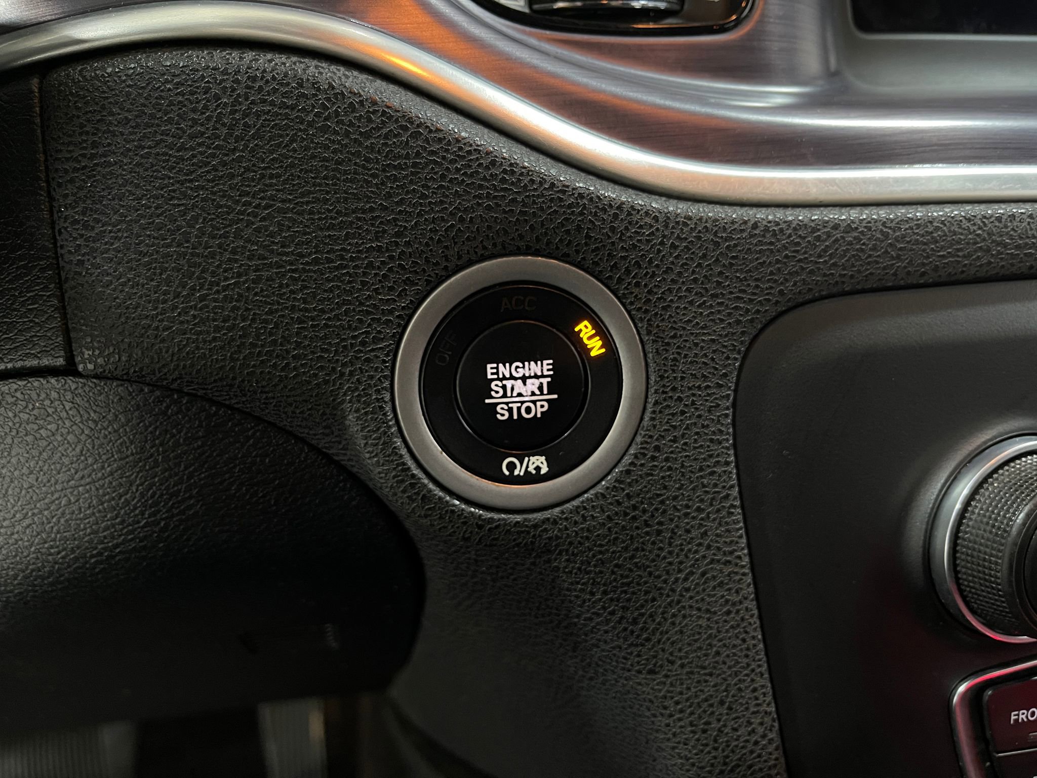 Used 2018 Dodge Charger SXT w/ Blacktop Package image 18