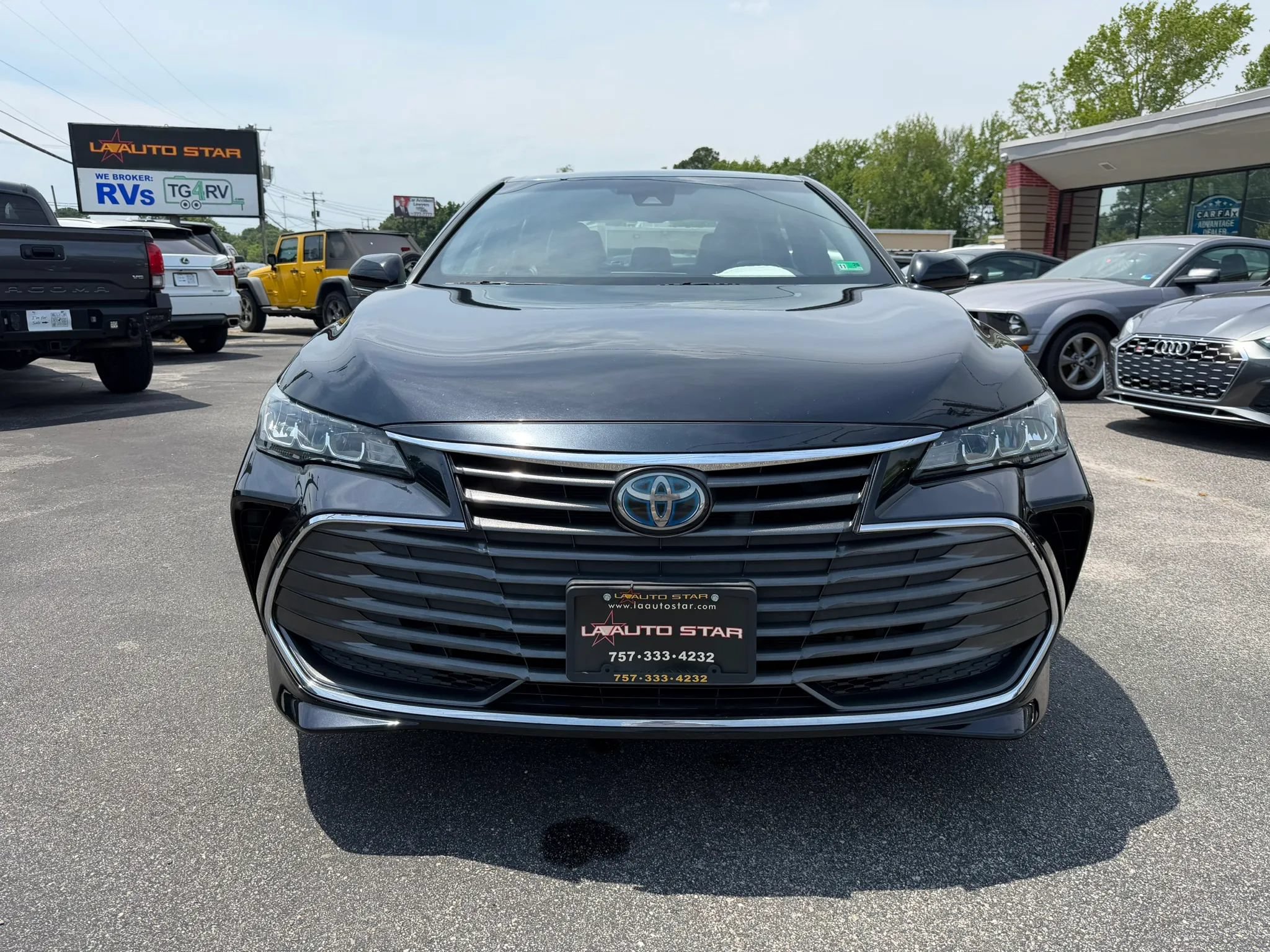 Used 2019 Toyota Avalon XLE FWD image 8
