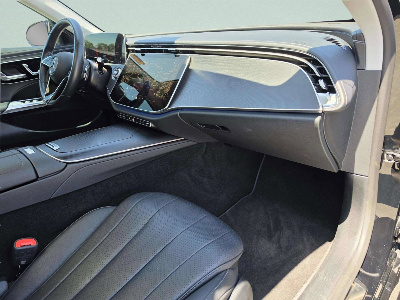 Used 2025 Mercedes-Benz E 350 4MATIC Sedan image 34
