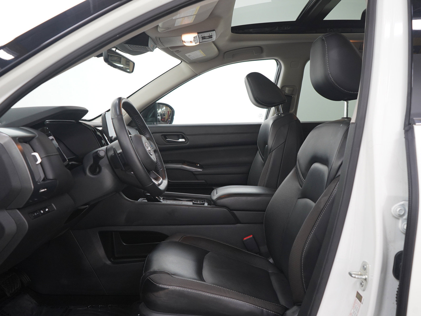Used 2024 Nissan Pathfinder SL w/ SL Premium Package AWD/4WD image 26