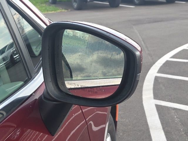 Used 2023 Chrysler Pacifica Touring-L image 6