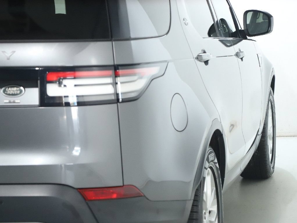 Used 2017 Land Rover Discovery SE AWD/4WD image 8