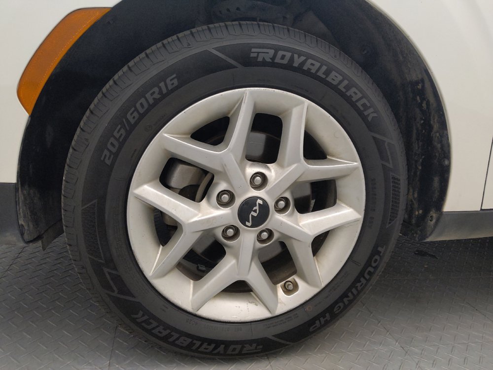 Used 2023 Kia Soul LX w/ Option Group 015 FWD image 31