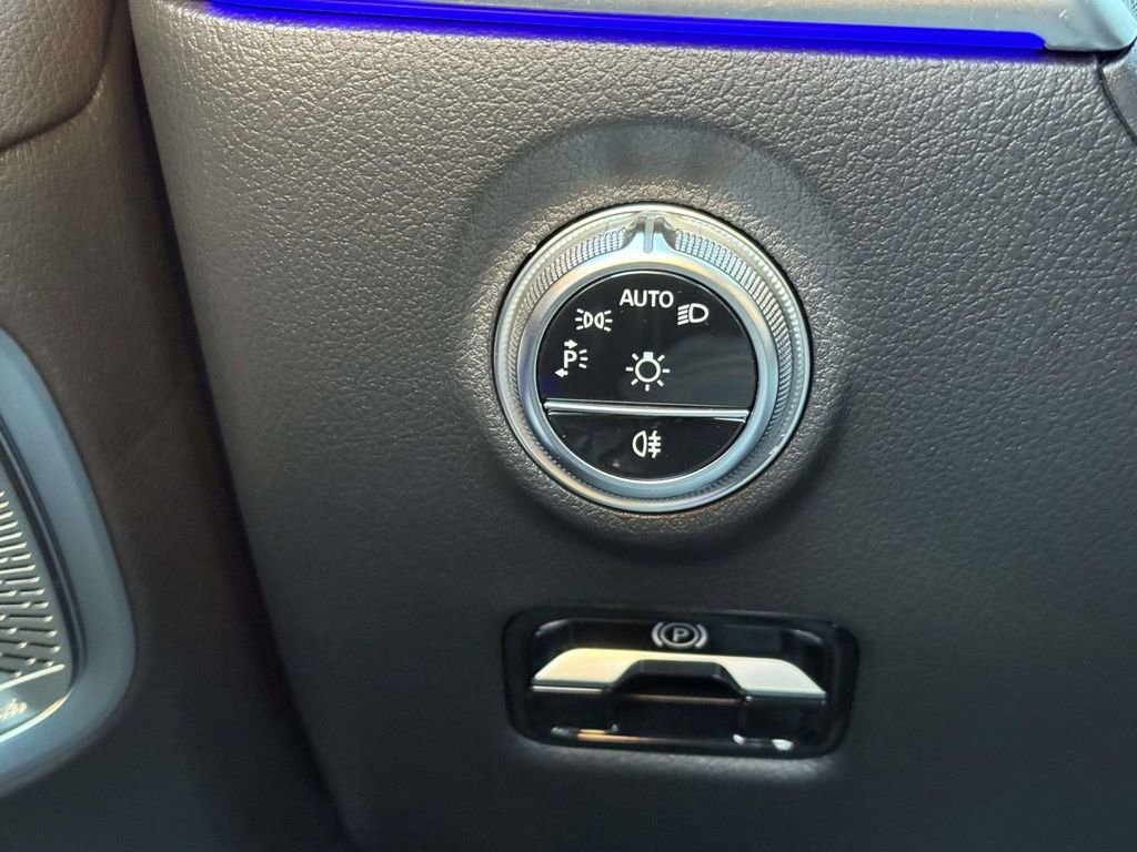Used 2024 Mercedes-Benz CLE 450 4MATIC Coupe image 21