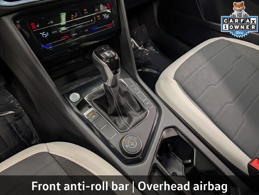 Used 2025 Volkswagen Taos SE w/ Panoramic Sunroof Package AWD/4WD image 19