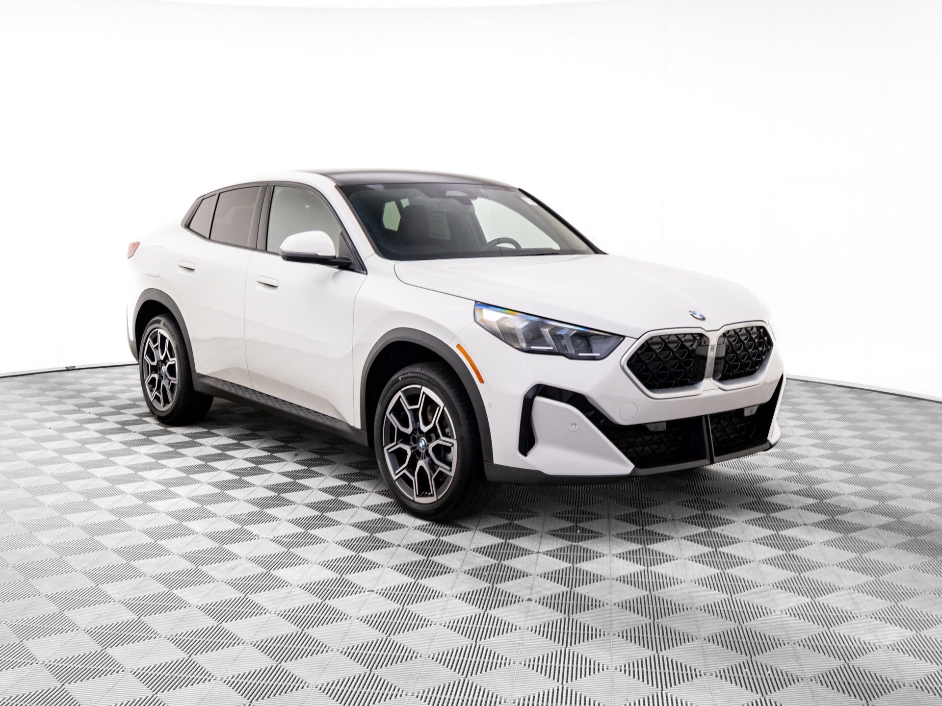 New 2026 BMW X2 xDrive28i w/ Technology Package AWD/4WD image 9