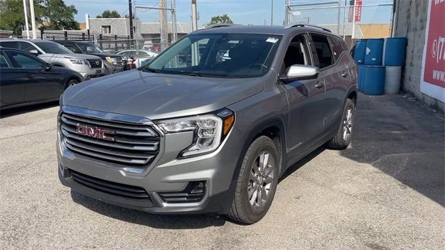 Used 2024 GMC Terrain SLT image 7