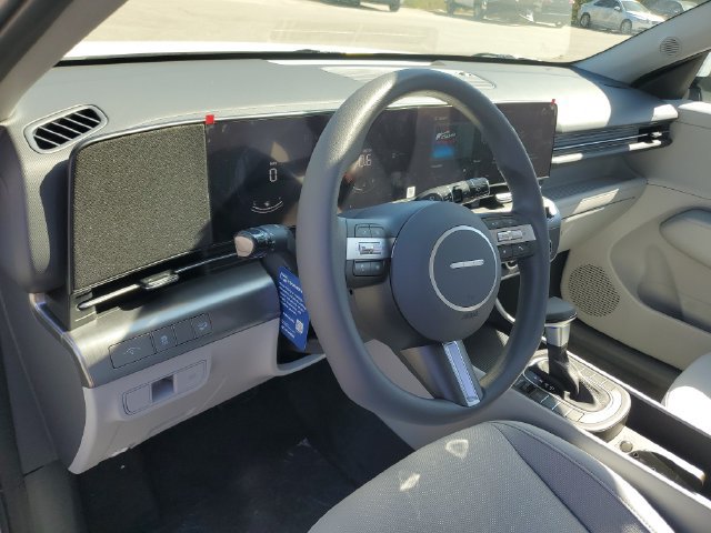 New 2027 Hyundai Kona SE AWD/4WD image 18