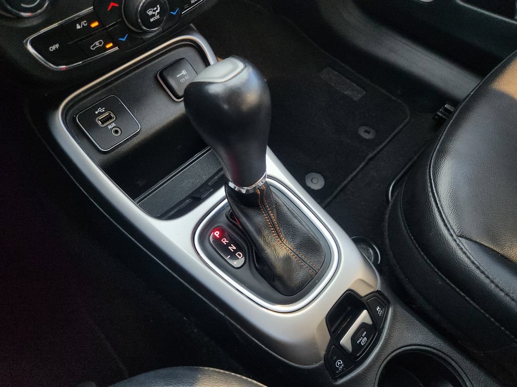 Used 2018 Jeep Compass Latitude w/ Popular Equipment Group FWD image 20