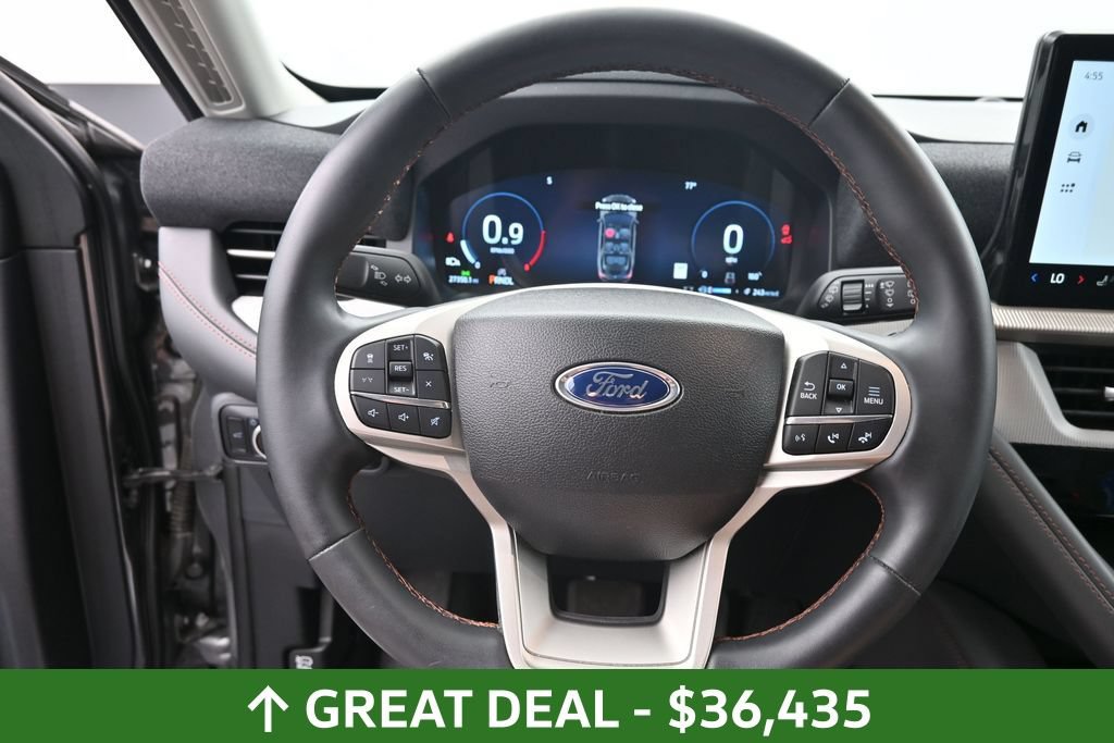 Used 2025 Ford Explorer Active AWD/4WD image 23