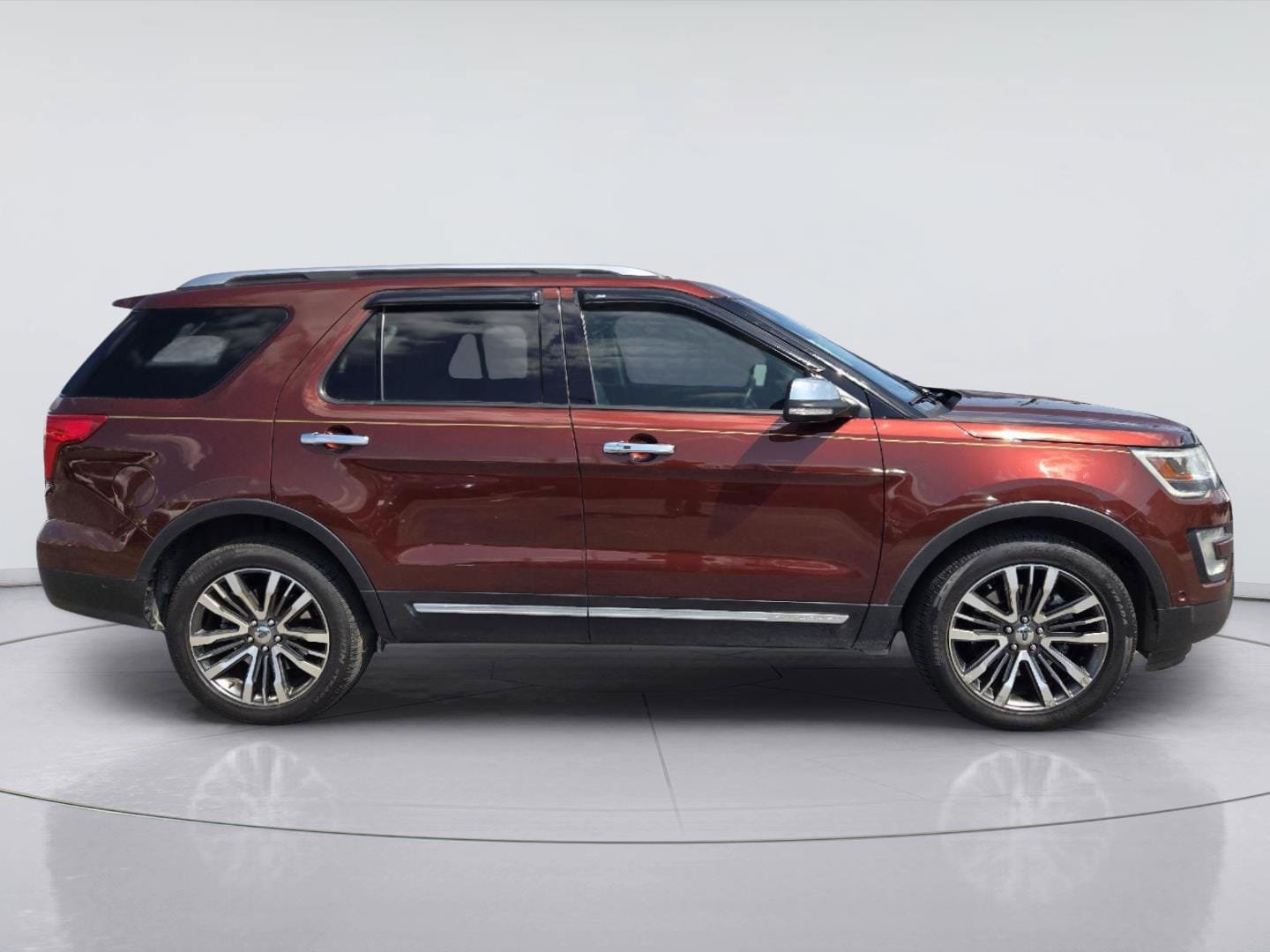 Used 2016 Ford Explorer Platinum AWD/4WD image 4