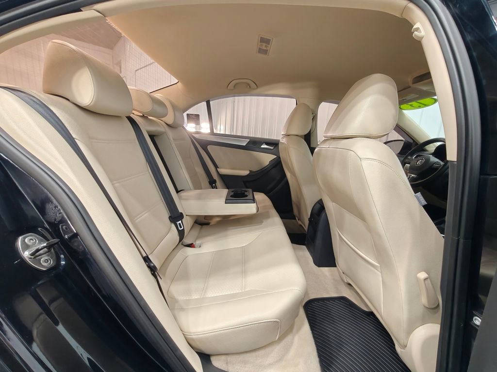 Used 2013 Volkswagen Jetta Hybrid Sedan FWD image 17