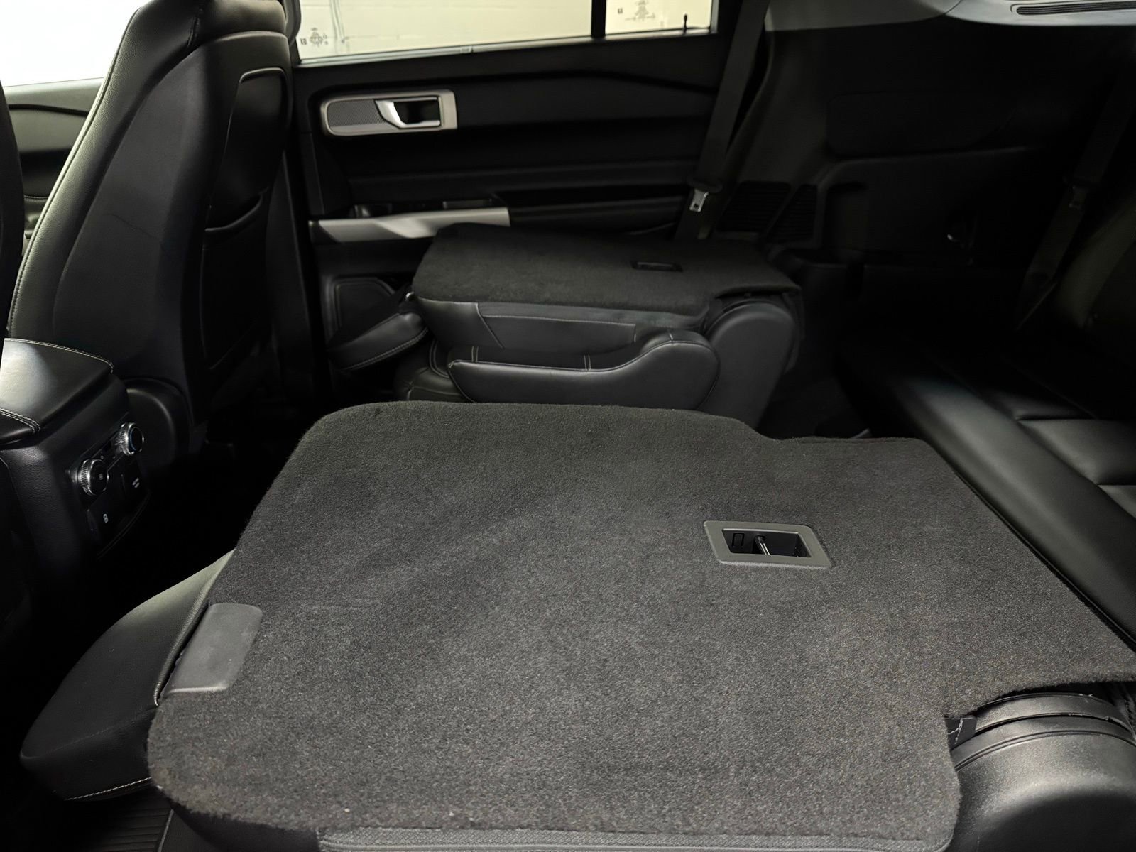 Used 2020 Ford Explorer Limited w/ Equipment Group 310A image 32