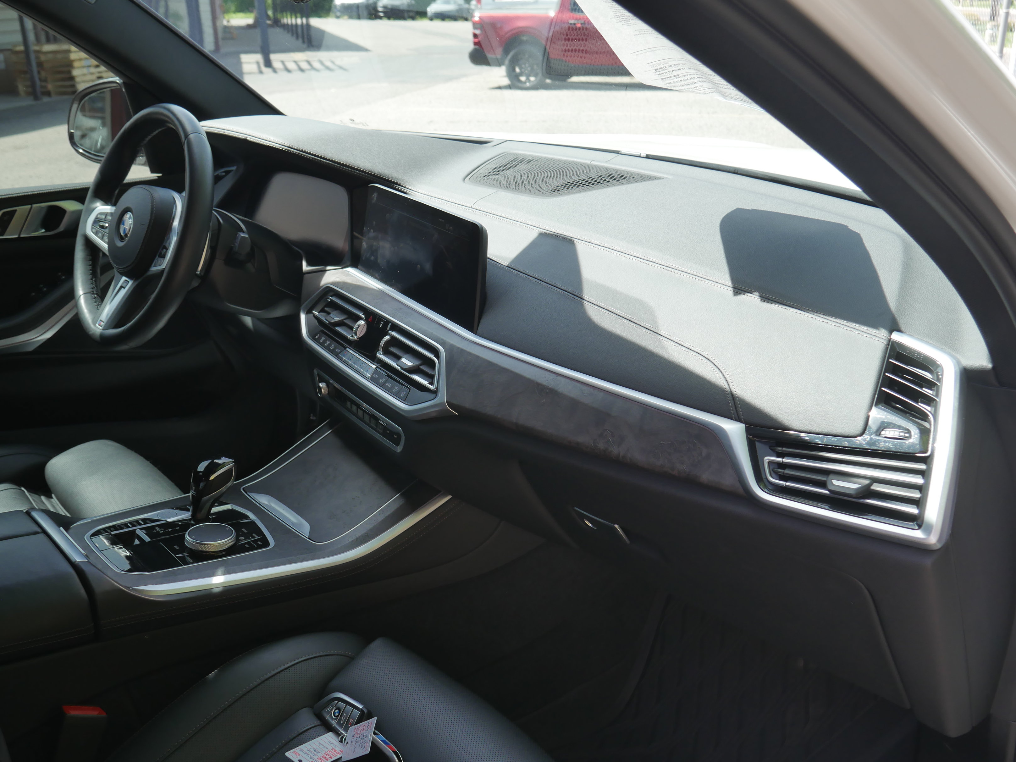 Used 2022 BMW X5 xDrive40i w/ M Sport Package AWD/4WD image 27