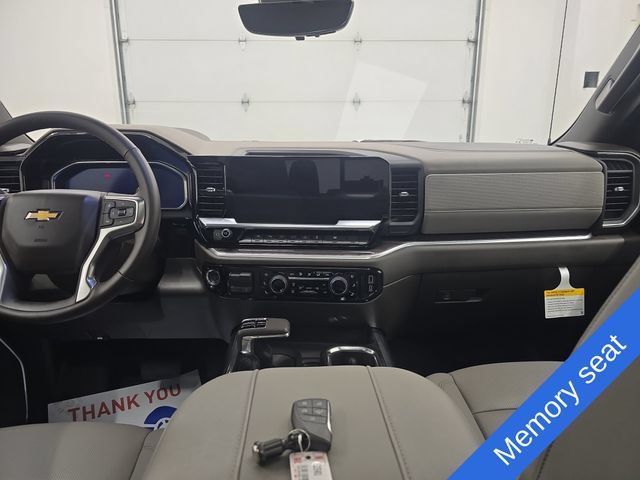 Used 2026 Chevrolet Silverado 1500 LTZ w/ LTZ Premium Package AWD/4WD image 16
