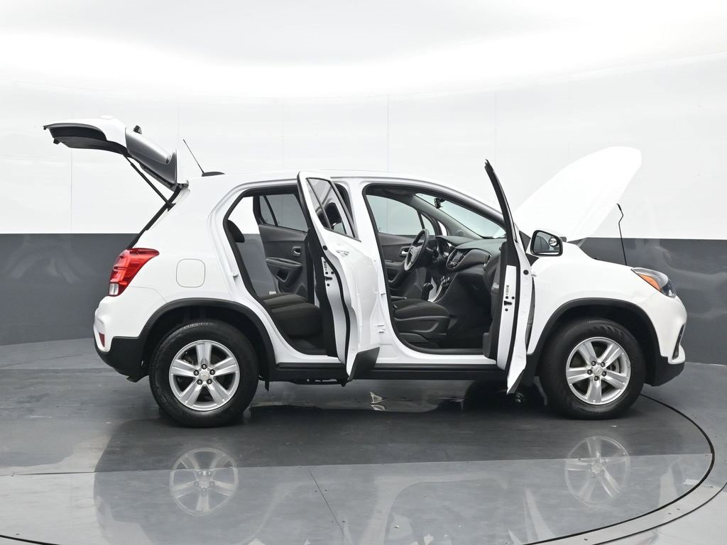 Used 2021 Chevrolet Trax LS w/ LPO, Cargo Package image 25