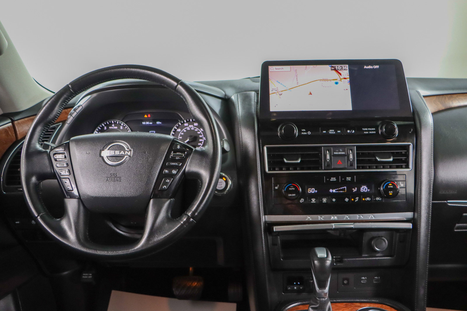 Used 2024 Nissan Armada SL w/ Captain's Chairs Package image 18