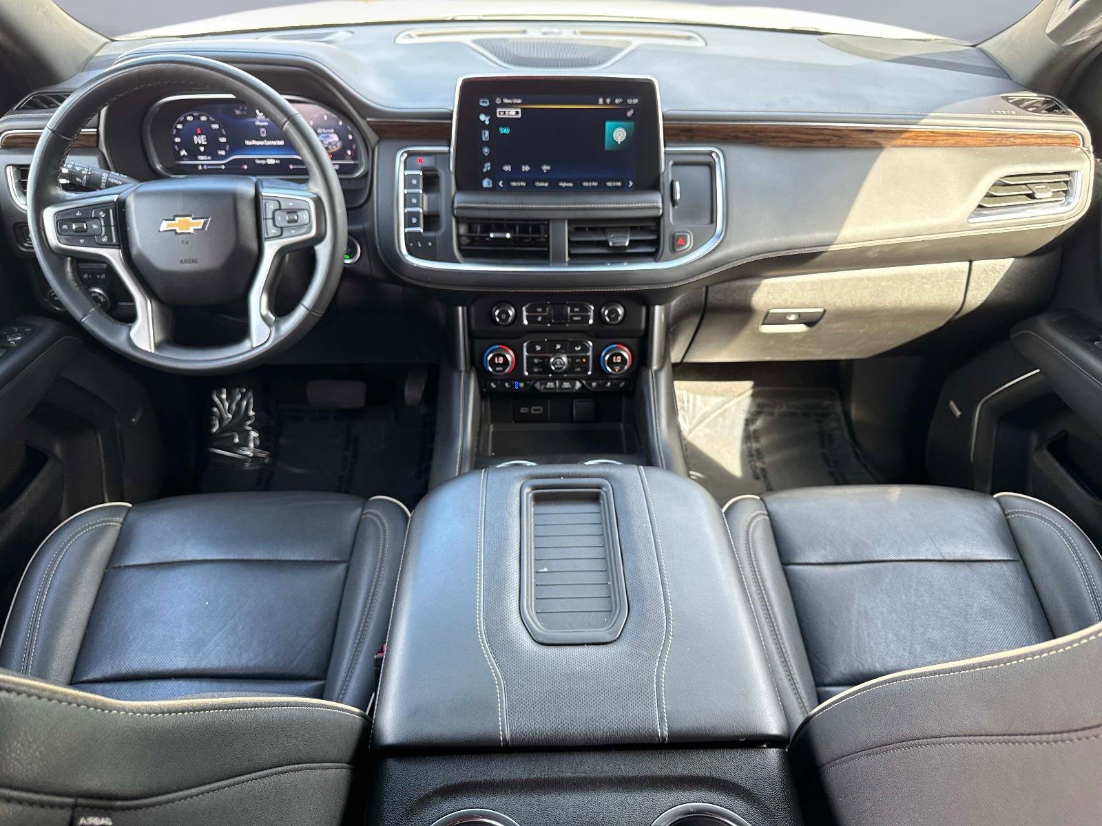 Used 2023 Chevrolet Suburban Premier image 21