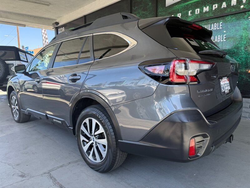 Used 2021 Subaru Outback Premium AWD/4WD image 4