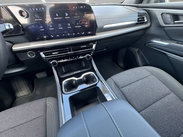 Used 2026 Chevrolet Traverse LT w/ Driver Confidence Package FWD image 3
