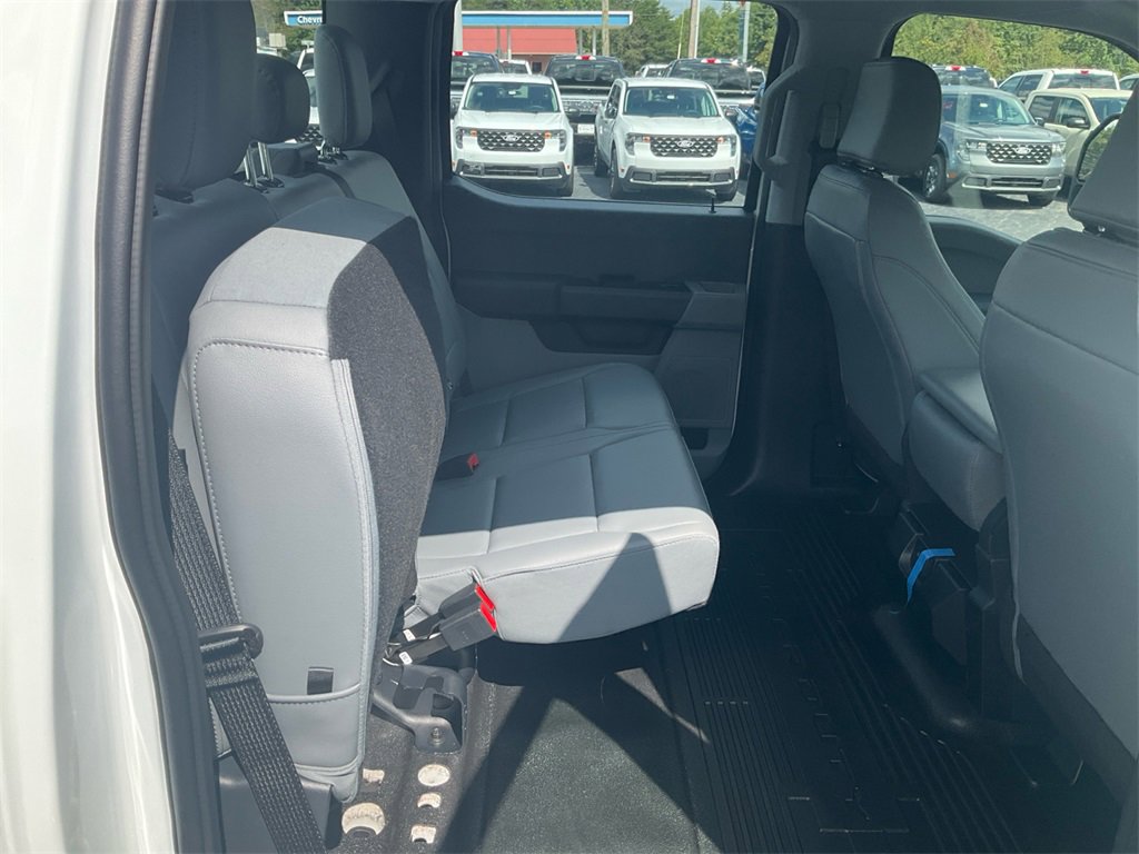 New 2026 Ford F250 XL w/ FX4 Off-Road Package image 14