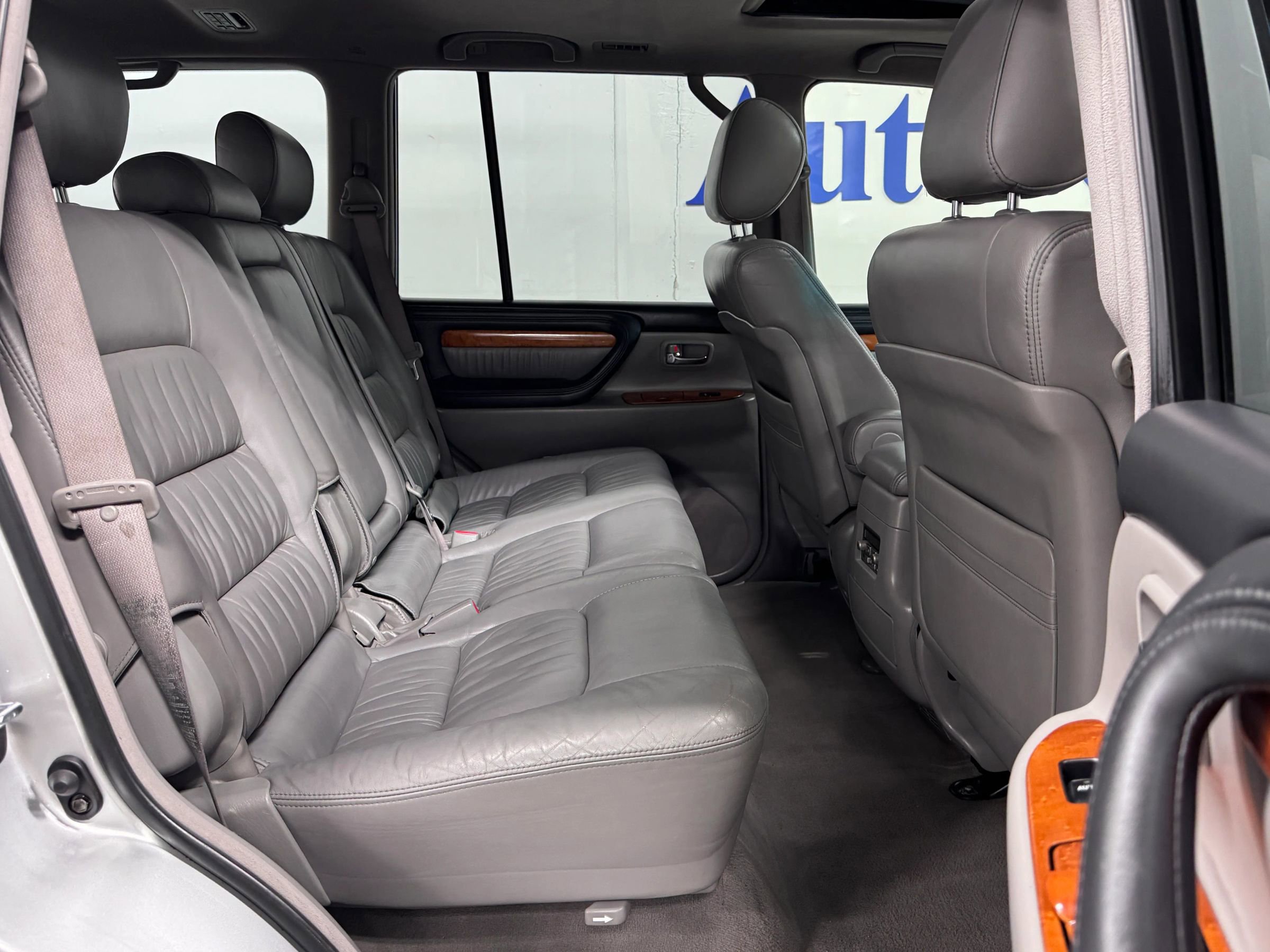 Used 2006 Lexus LX 470 4WD image 12