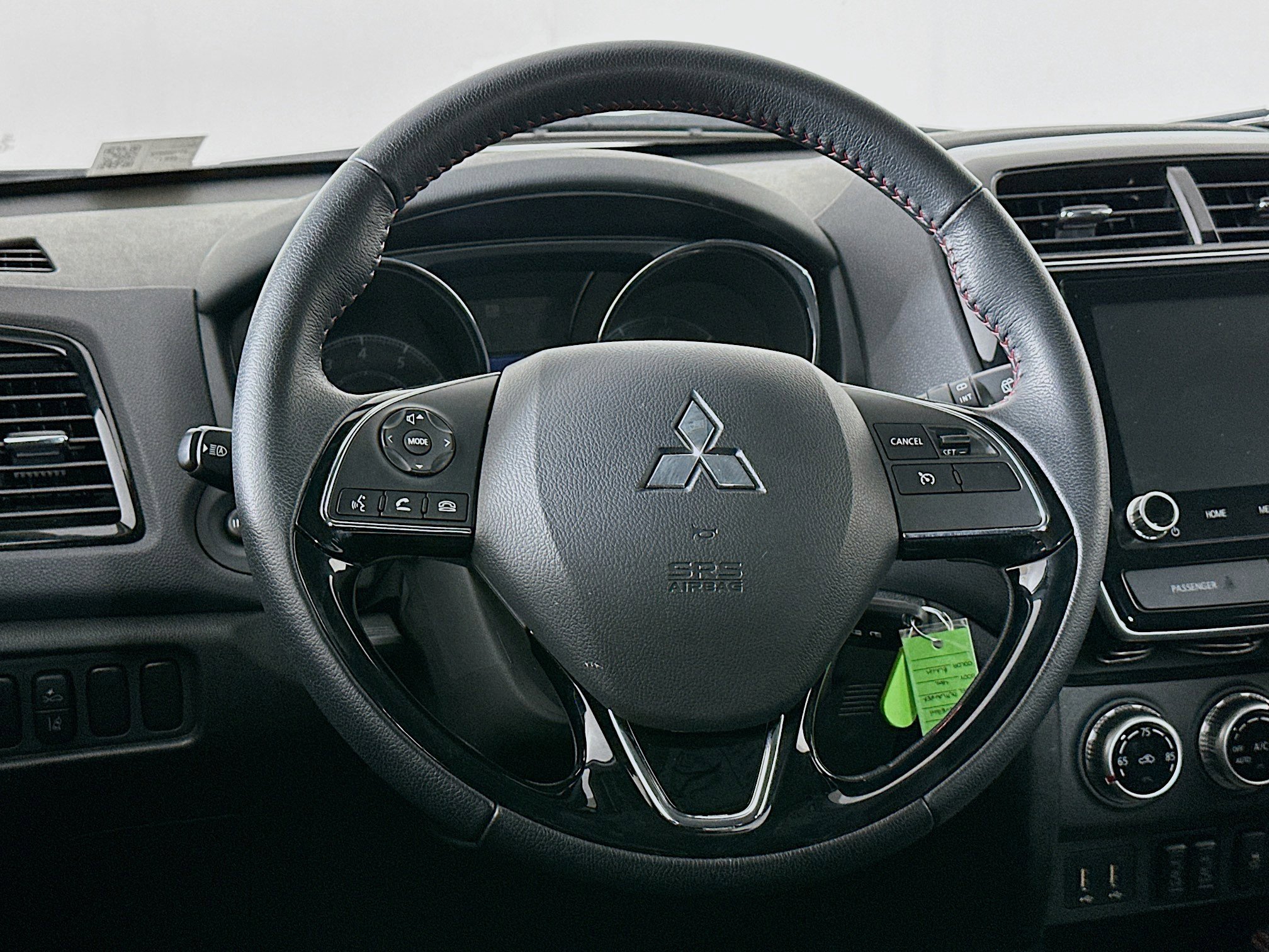 Used 2025 Mitsubishi Outlander Sport LE AWD/4WD image 16