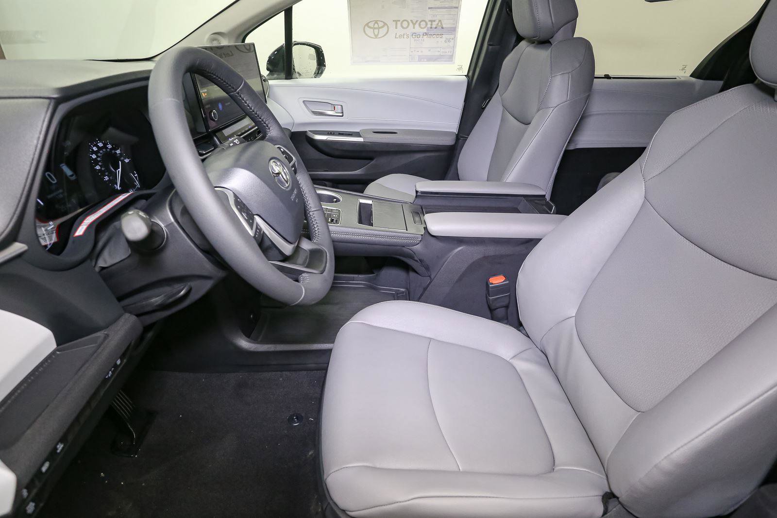 New 2026 Toyota Sienna XLE image 26