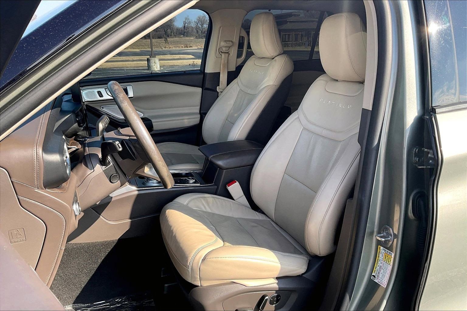 Used 2020 Ford Explorer Platinum w/ Premium Technology Package image 7