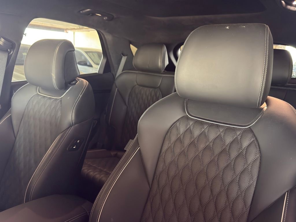 Used 2025 Genesis GV70 3.5T Sport w/ Sport Advanced Package image 13