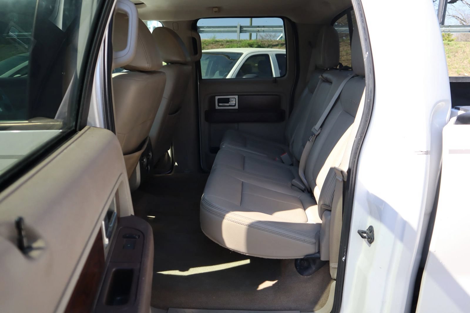 Used 2010 Ford F150 Platinum AWD/4WD image 12