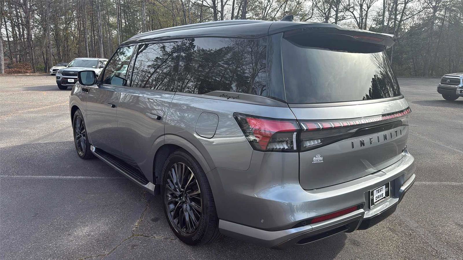 Certified 2025 INFINITI QX80 Autograph image 8