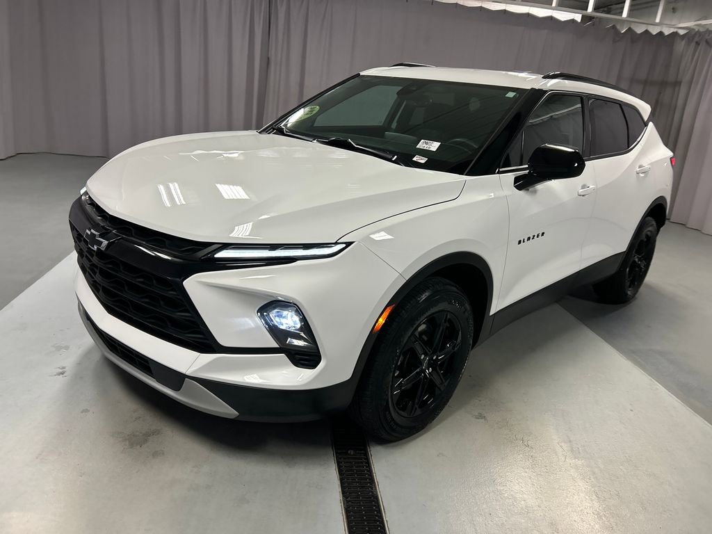 Used 2023 Chevrolet Blazer LT w/ Convenience Package image 3