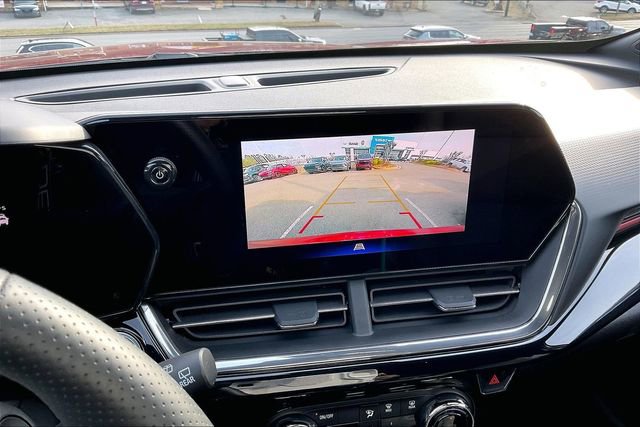 Used 2025 Chevrolet Trax RS w/ Driver Confidence Package image 11