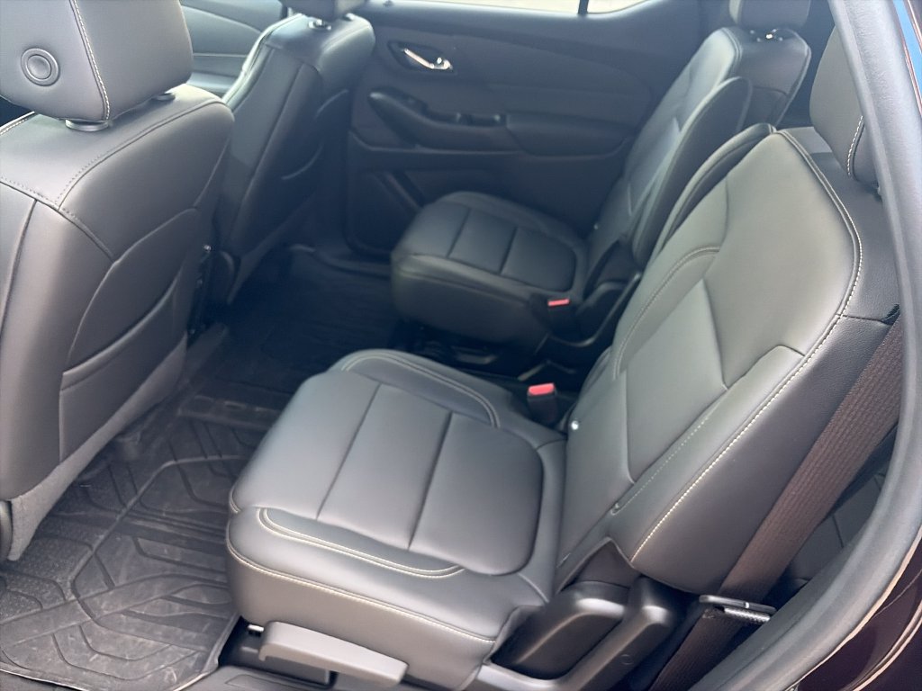 Used 2023 Chevrolet Traverse LT w/ LT Premium Package AWD/4WD image 22
