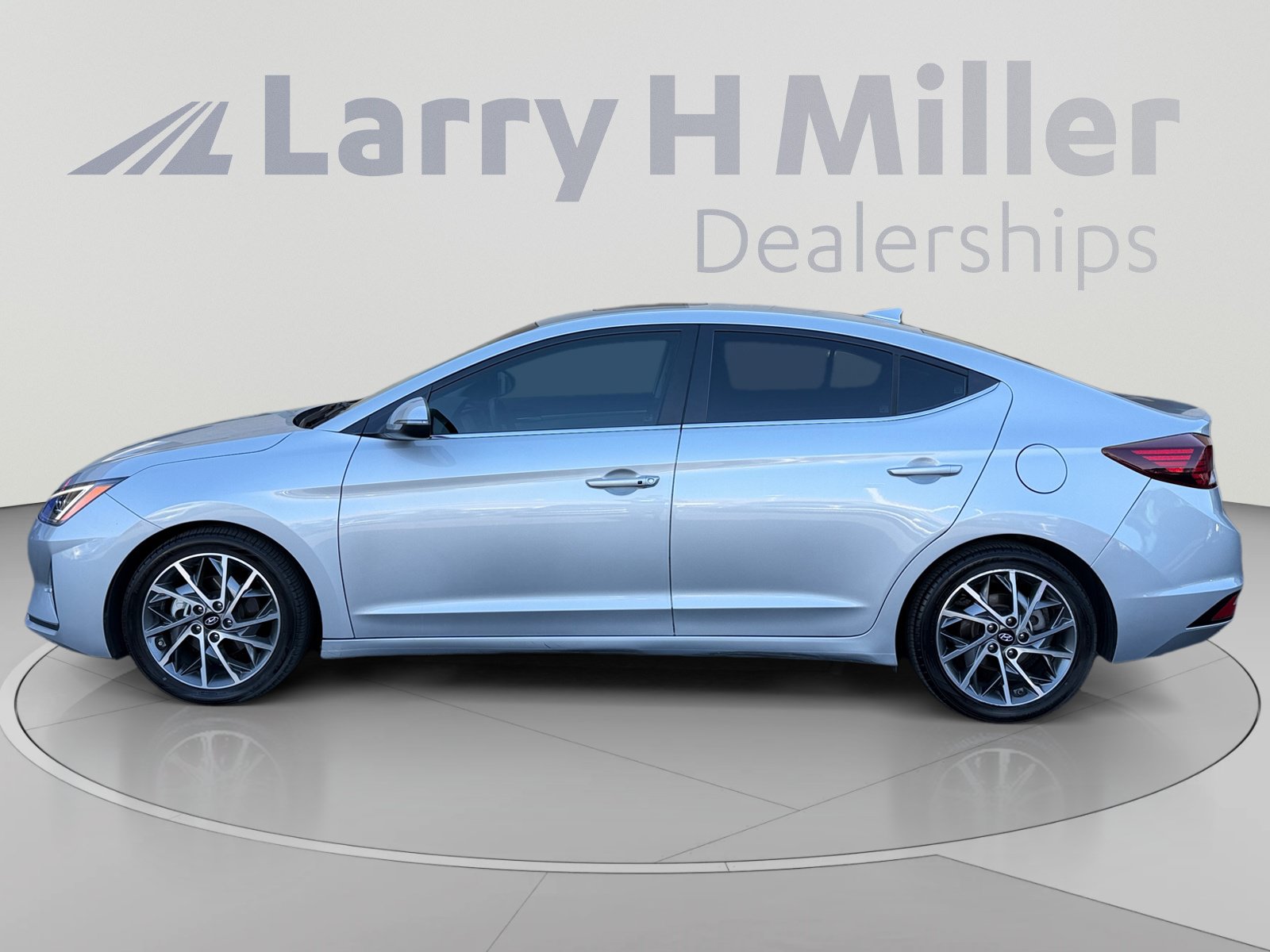 Used 2020 Hyundai Elantra Limited w/ Ultimate Package 03 FWD image 2