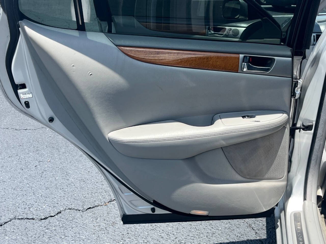 Used 2005 Lexus ES 330 FWD image 14
