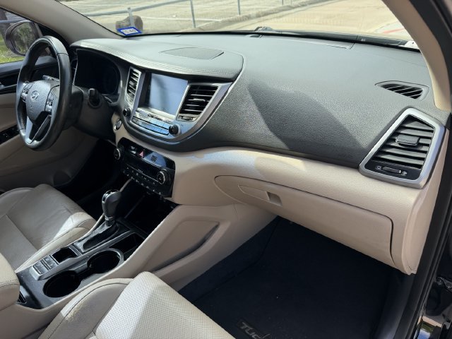 Used 2016 Hyundai Tucson Limited w/ Option Group 03 FWD image 29