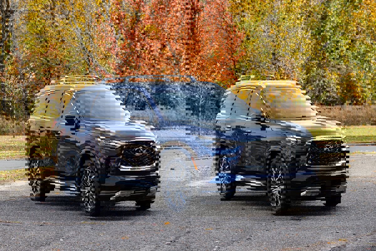 Used 2022 INFINITI QX60 Sensory w/ Cargo Package image 2