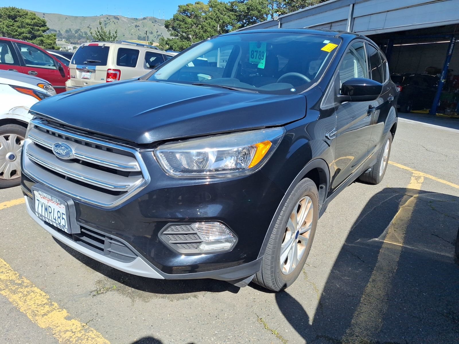 Used 2017 Ford Escape SE FWD image 3