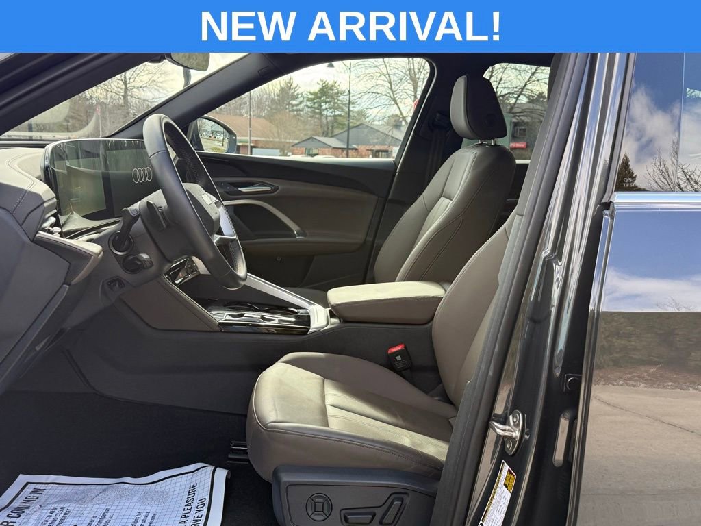 Used 2025 Audi Q5 Premium w/ Convenience Package image 28