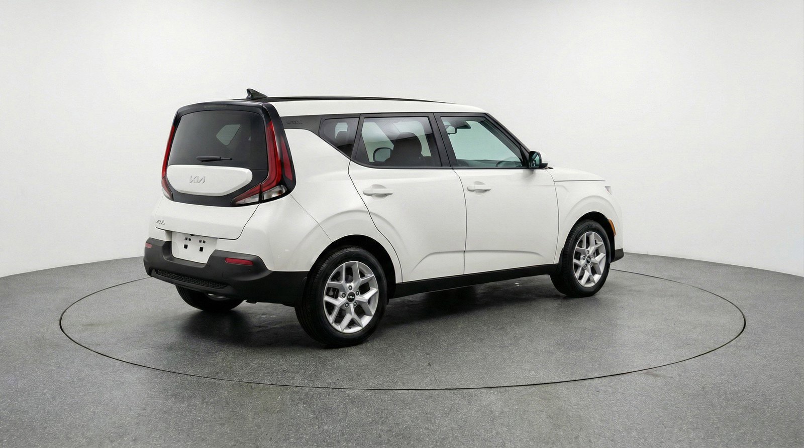 Used 2025 Kia Soul LX w/ LX Technology Package FWD image 9