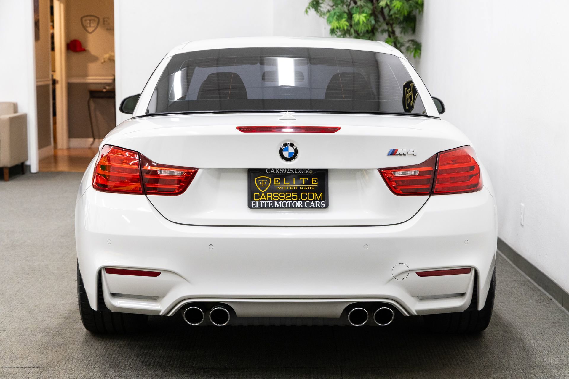 Used 2015 BMW M4 Convertible image 25