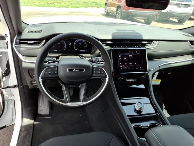 New 2026 Jeep Grand Cherokee Laredo w/ MOPAR Finishing Package AWD/4WD image 8
