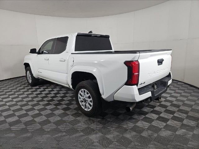 Used 2024 Toyota Tacoma SR5 AWD/4WD image 4