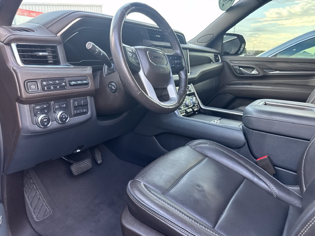 Used 2023 GMC Yukon XL Denali w/ Denali Reserve Package AWD/4WD image 8