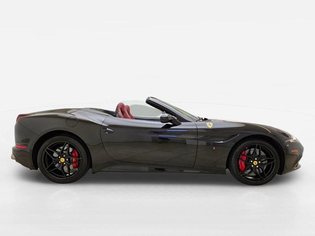 Used 2015 Ferrari California T RWD image 6