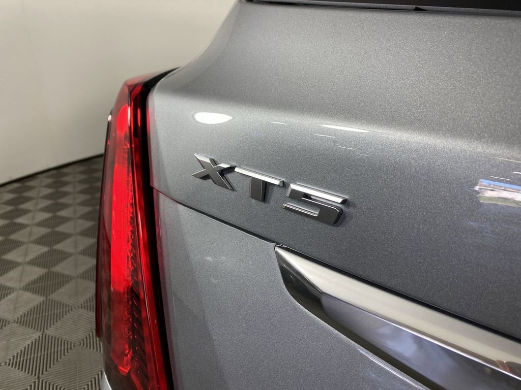 New 2025 Cadillac XT5 Luxury image 32