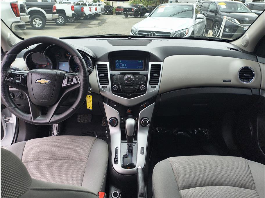 Used 2015 Chevrolet Cruze LT FWD image 6